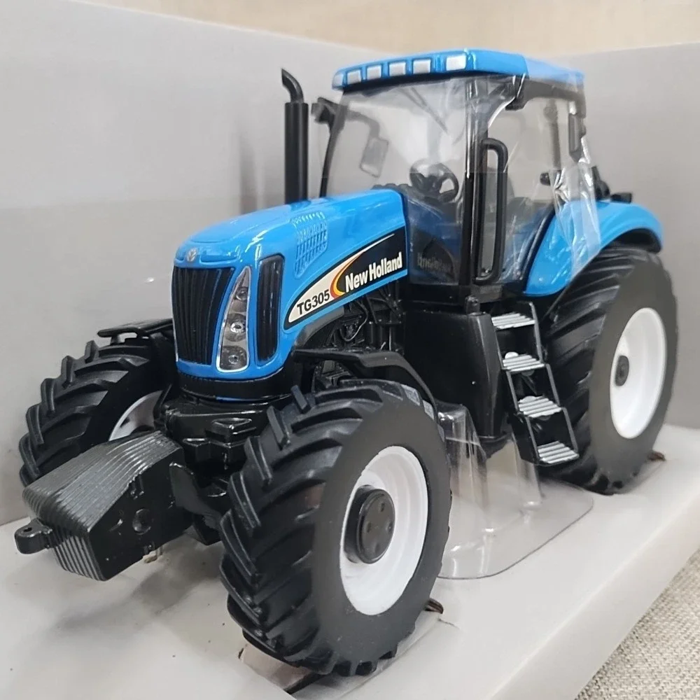 1:32 Scale Ertl Diecast Britains New Holland TG305 Blue Tractor New in Box